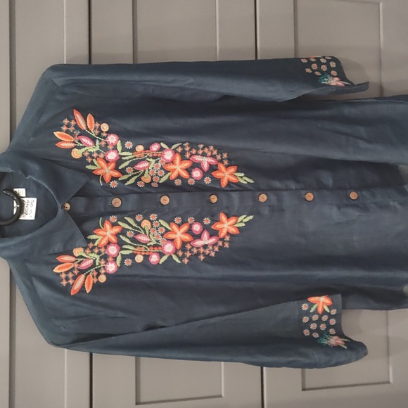 Parsley & Sage Lyocell Embroidered Button down shirt 🏵️ - Picture 7 of 7